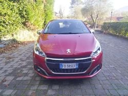 Rosso Usata 2016 Peugeot 208 Allure Due volumi | 8700 € (Buon prezzo)