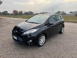 Nero Usata 2012 Ford Fiesta Tre volumi | 4990 € (Buon prezzo)