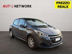 Grigio Usata 2016 Peugeot 208 Active Due volumi | 7900 € (Buon prezzo)