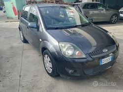 Grigio Usata 2008 Ford Fiesta Due volumi | 3500 €