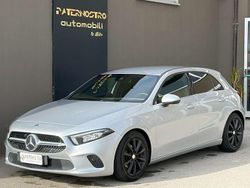 Argento Usata 2019 Mercedes A180 Tre volumi | 16.499 € (Buon prezzo)