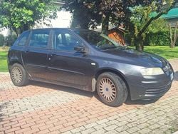 Grigio Usata 2006 Fiat Stilo Active Tre volumi | 900 € (Buon prezzo)
