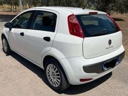 Bianco Usata 2015 Fiat Punto Tre volumi | 6500 € (Cara)