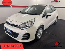 Bianco Usata 2016 Kia Rio Tre volumi | 5900 € (Buon prezzo)