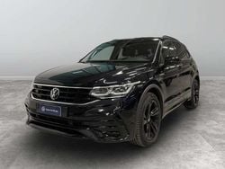 Deep black perlato Usata 2022 VW Tiguan R-line SUV | 28.500 € (Cara)
