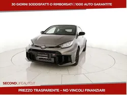 Grigio Nuova 2024 Toyota Yaris Tre volumi | 54.900 € (Buon prezzo)