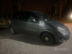Grigio Usata 2010 Lancia Musa Monovolume | 4300 €