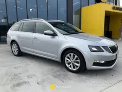 Grigio Usata 2020 Skoda Octavia G-TEC Executive Station wagon | 14.950 € (Buon prezzo)