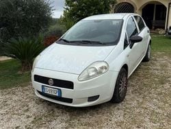 Usata 2010 Fiat Grande Punto Due volumi | 2300 € (Buon prezzo)