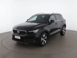 Nero Usata 2022 Volvo XC40 Core SUV | 27.299 € (Buon prezzo)