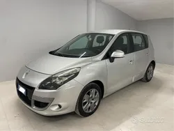 Grigio Usata 2011 Renault Scénic III Monovolume | 4300 € (Buon prezzo)