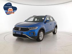 Ravenna blue metallizzato Usata 2022 VW T-Roc Life SUV | 21.500 € (Buon prezzo)