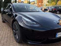 Nero Usata 2023 Tesla Model 3 Standard Range Tre volumi | 32.500 € (Buon prezzo)