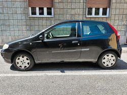 Usata 2003 Fiat Punto Feel Due volumi | 1500 € (Buon prezzo)