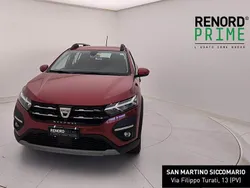 Rosso fusion Usata 2022 Dacia Sandero Comfort Due volumi | 12.400 € (Buon prezzo)