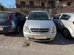 Grigio Usata 2004 Opel Meriva Monovolume | 800 €