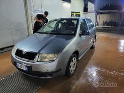 Grigio Usata 2002 Skoda Fabia Due volumi | 1500 € (Super prezzo)