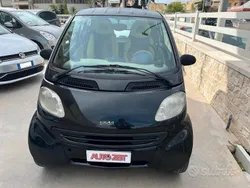 Nero Usata 2003 Smart ForTwo Coupé Pure Due volumi | 2300 € (Ottimo prezzo)