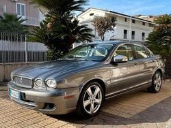 Grigio Usata 2009 Jaguar X-type Tre volumi | 6000 € (Molto cara)