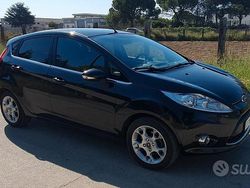 Nero Usata 2011 Ford Fiesta Due volumi | 4500 € (Cara)