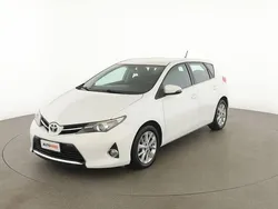 Bianco Usata 2014 Toyota Auris Active Tre volumi | 10.099 € (Buon prezzo)