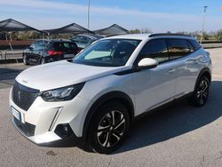 Bianco metallizzato Usata 2021 Peugeot 2008 Allure SUV | 19.200 € (Buon prezzo)