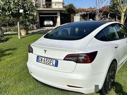 Usata 2023 Tesla Model 3 Standard Range Tre volumi | 29.000 € (Buon prezzo)