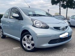 Blu/azzurro Usata 2006 Toyota Aygo Due volumi | 3500 € (Buon prezzo)
