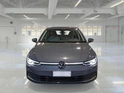 Grigio Usata 2022 VW Golf Style Tre volumi | 23.050 € (Buon prezzo)