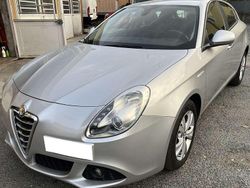 Grigio Usata 2013 Alfa Romeo Giulietta Distinctive Tre volumi | 7900 € (Buon prezzo)
