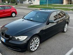 Nero Usata 2007 BMW 320 Tre volumi | 4500 € (Molto cara)