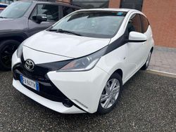 Bianco Usata 2015 Toyota Aygo Due volumi | 7900 € (Ottimo prezzo)
