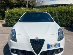 Usata 2010 Alfa Romeo Giulietta Due volumi | 7400 € (Molto cara)