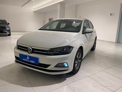 Bianco Usata 2021 VW Polo Comfortline Tre volumi | 8900 € (Super prezzo)