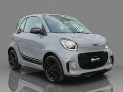 Grigio scuro past. Usata 2020 Smart ForTwo Coupé Due volumi | 12.490 € (Buon prezzo)
