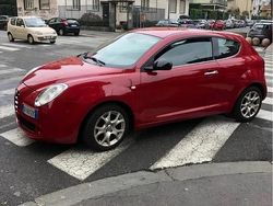 Rosso Usata 2010 Alfa Romeo MiTo Due volumi | 4000 € (Molto cara)