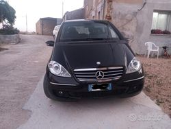 Nero Usata 2008 Mercedes A180 Tre volumi | 1700 € (Ottimo prezzo)