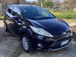 Usata 2009 Ford Fiesta Titanium Tre volumi | 3500 € (Buon prezzo)