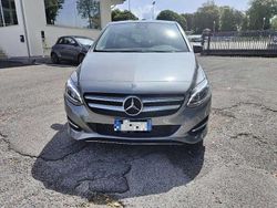 Grigio Usata 2016 Mercedes B180 Monovolume | 12.500 € (Buon prezzo)