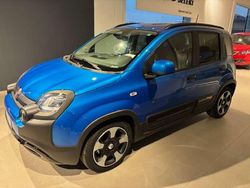 Blu/azzurro Usata 2025 Fiat Grande Panda Cross Due volumi | 14.190 € (Buon prezzo)