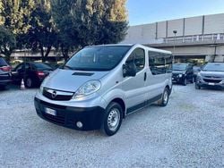 Grigio Usata 2011 Opel Vivaro Monovolume | 14.999 € (Molto cara)