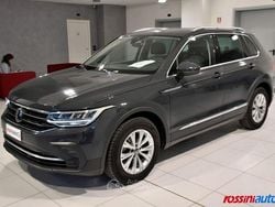 Grigio(met.) Usata 2024 VW Tiguan Life SUV | 29.400 € (Buon prezzo)
