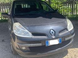 Usata 2009 Renault Clio III LE Tre volumi | 3800 € (Buon prezzo)
