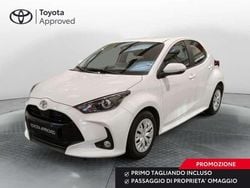 Bianco Usata 2022 Toyota Yaris Active Tre volumi | 14.900 € (Cara)