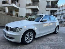 Bianco Usata 2010 BMW 118 Due volumi | 7300 € (Molto cara)
