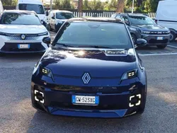 Blu tetto nero Usata 2024 Renault R5 Iconic Due volumi | 30.000 € (Super prezzo)