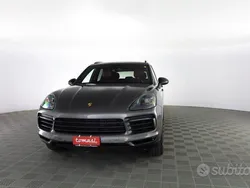 Grigio Usata 2019 Porsche Cayenne SUV | 52.890 € (Ottimo prezzo)