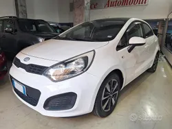 Bianco Usata 2013 Kia Rio 2 Tre volumi | 4500 € (Buon prezzo)