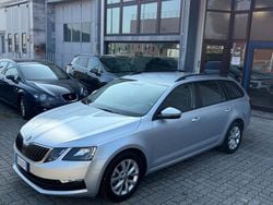 Grigio Usata 2019 Skoda Octavia G-TEC Style Station wagon | 10.990 € (Buon prezzo)