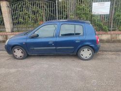 Blu Usata 2000 Renault Clio II Tre volumi | 500 € (Ottimo prezzo)